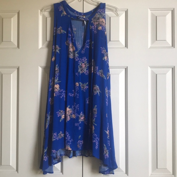 Free People Tops - Free People blue w/ floral tunic